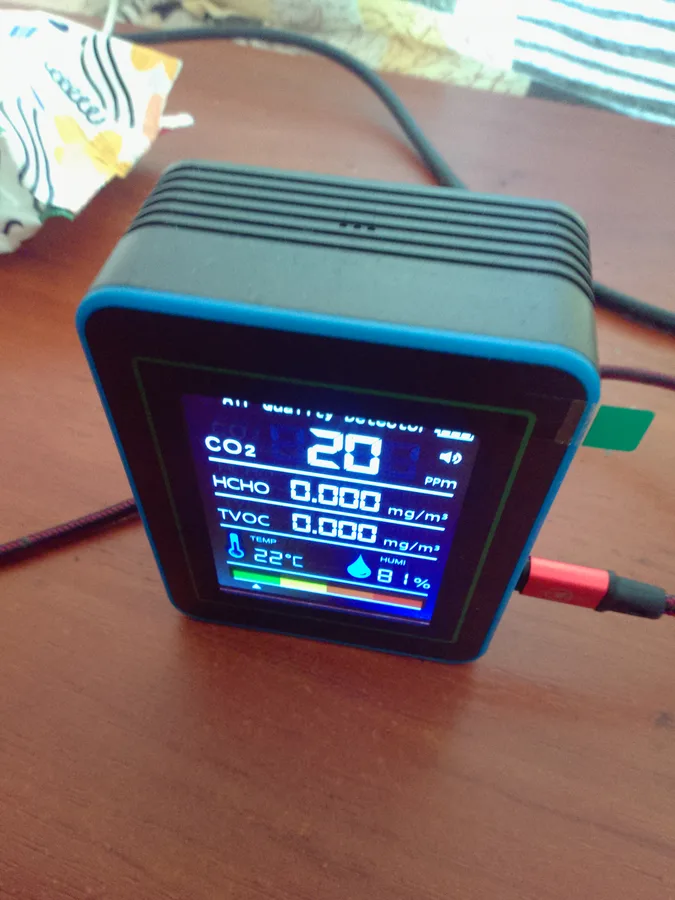 Детектор якості повітря NMT25BW: CO2, вологість, температура